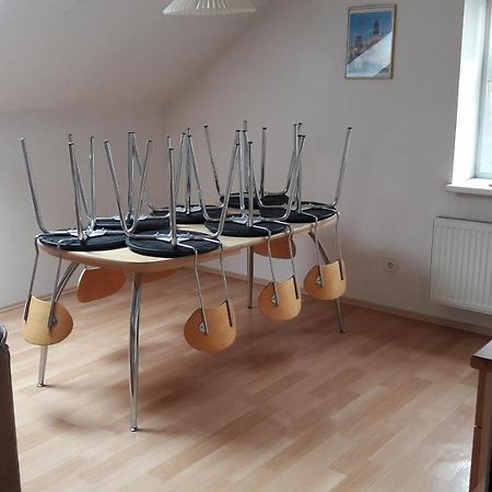 Ubytovaci Zarizeni Lovosice Bagian luar foto