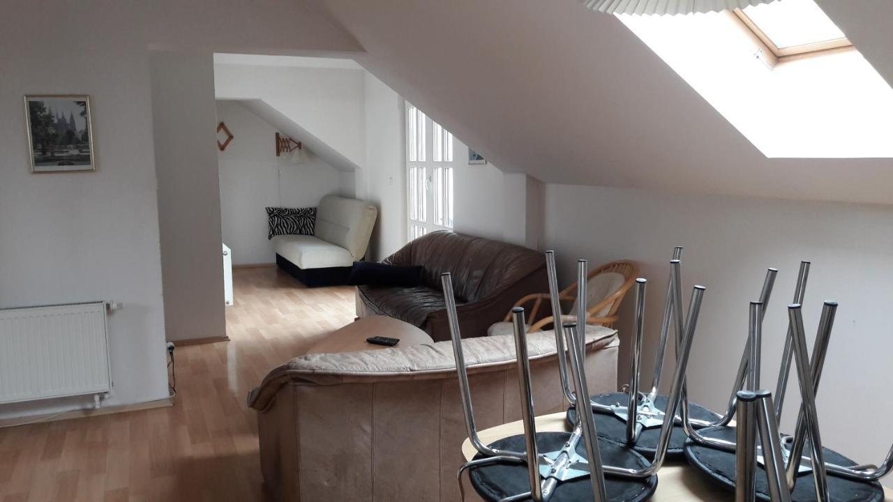 Ubytovaci Zarizeni Lovosice Bagian luar foto